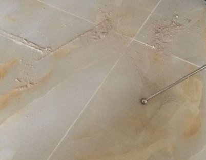 红星瓷砖空鼓维修公司分享粘合剂选择不当在瓷砖铺贴过程中可能导致以下问题